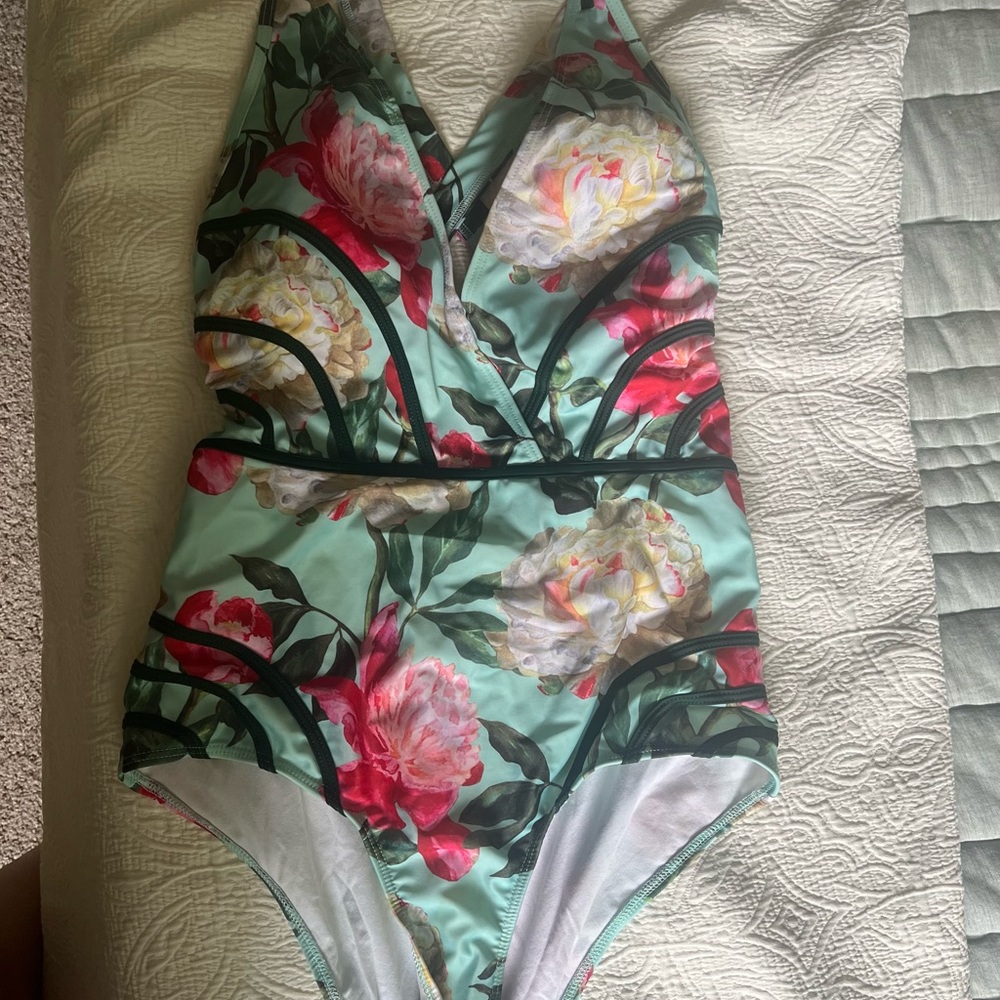 Floral boutique swim large